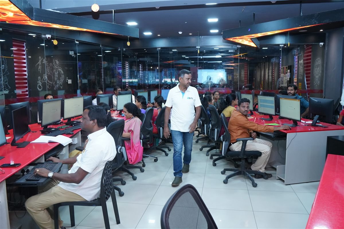 Learners using computers during practical training